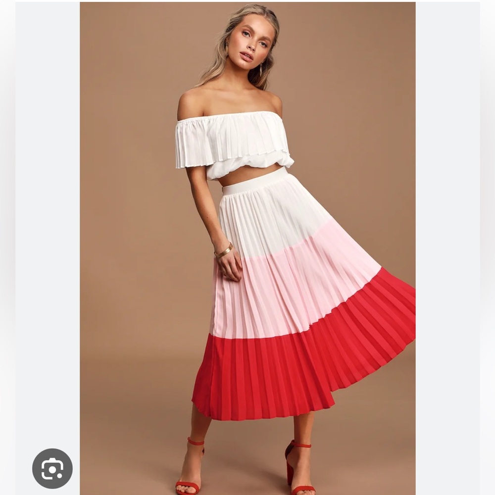 Lulu’s Colorblock Pleated Two Piece